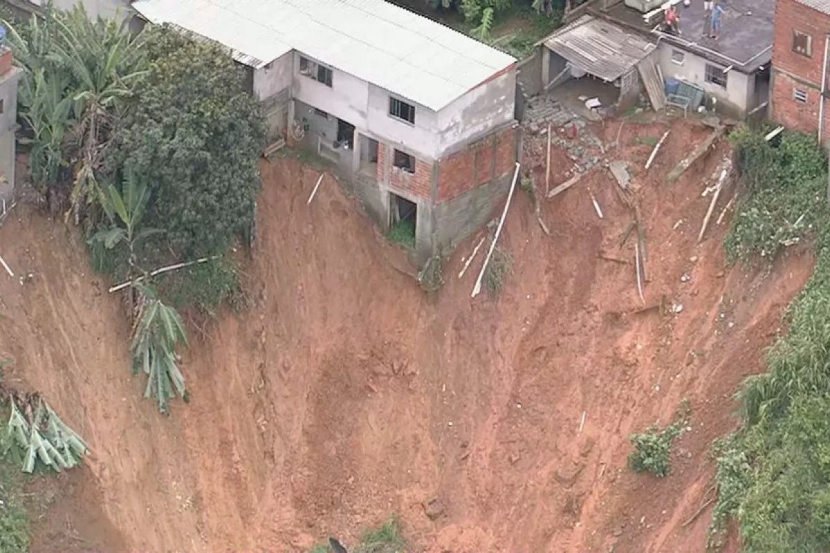 Mais 16 Cidades Entram Em Situação De Emergência Por Desastres Naturais Brasil Farol Da Bahia 